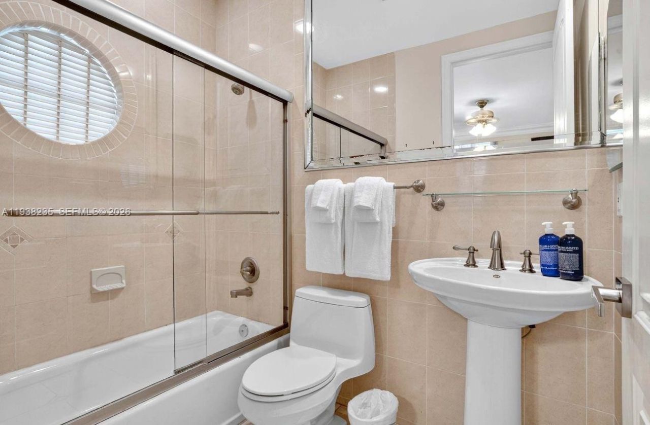 832 Hollywood Blvd, Hollywood, FL 33019 Photo