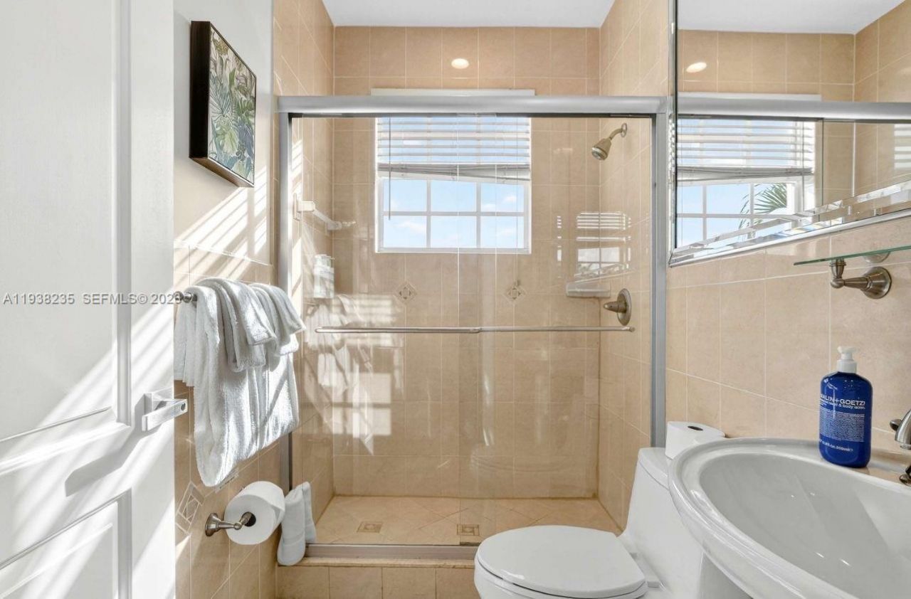 832 Hollywood Blvd, Hollywood, FL 33019 Photo