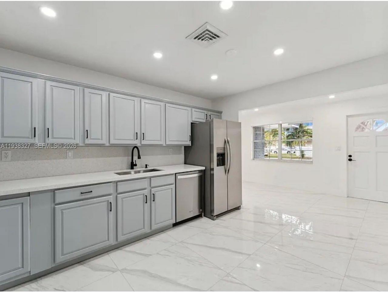 6800 SW 10th Ct, Pembroke Pines, FL 33023 Photo