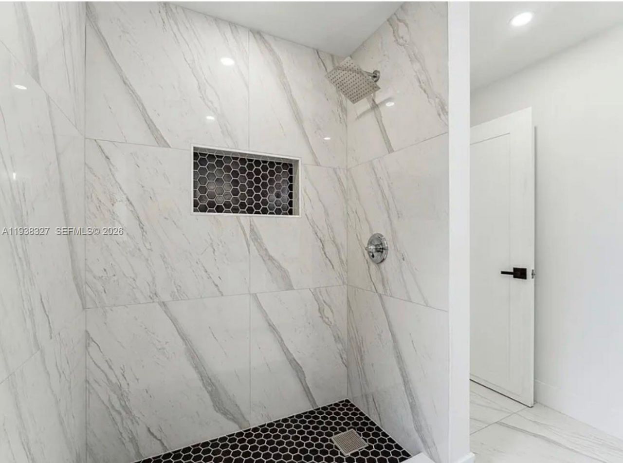 6800 SW 10th Ct, Pembroke Pines, FL 33023 Photo