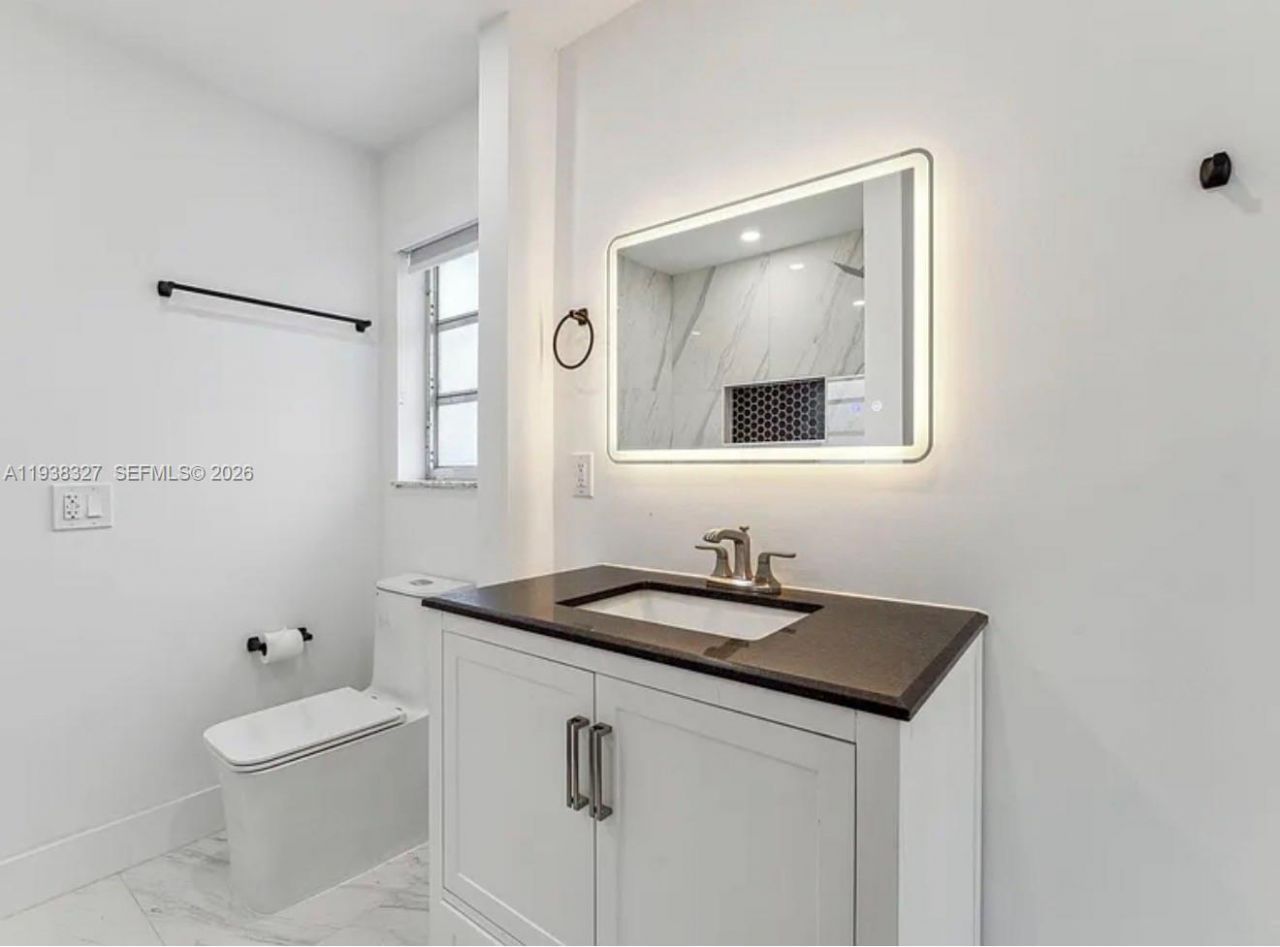 6800 SW 10th Ct, Pembroke Pines, FL 33023 Photo