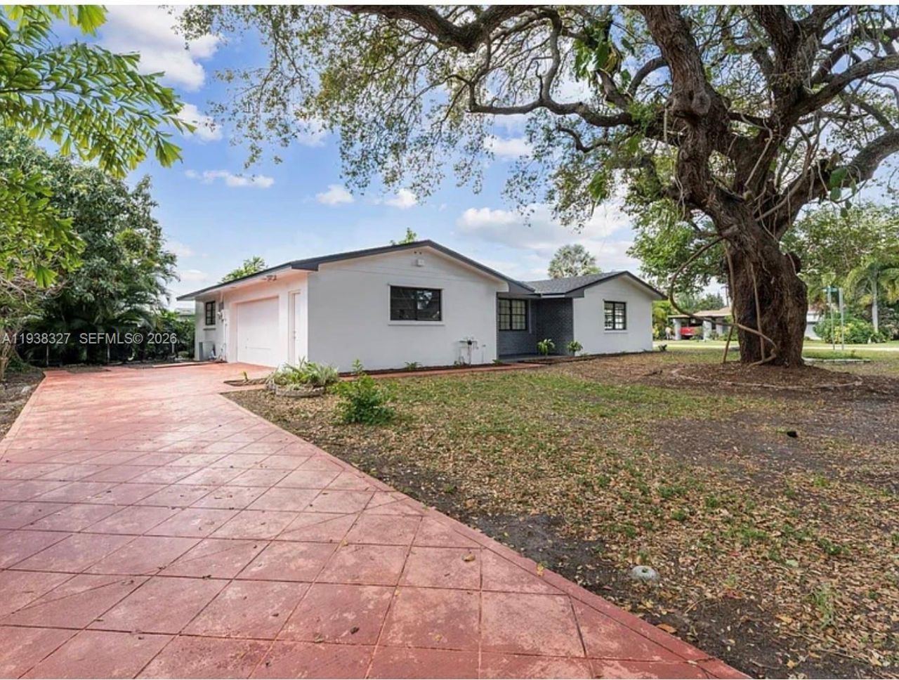 6800 SW 10th Ct, Pembroke Pines, FL 33023 Photo