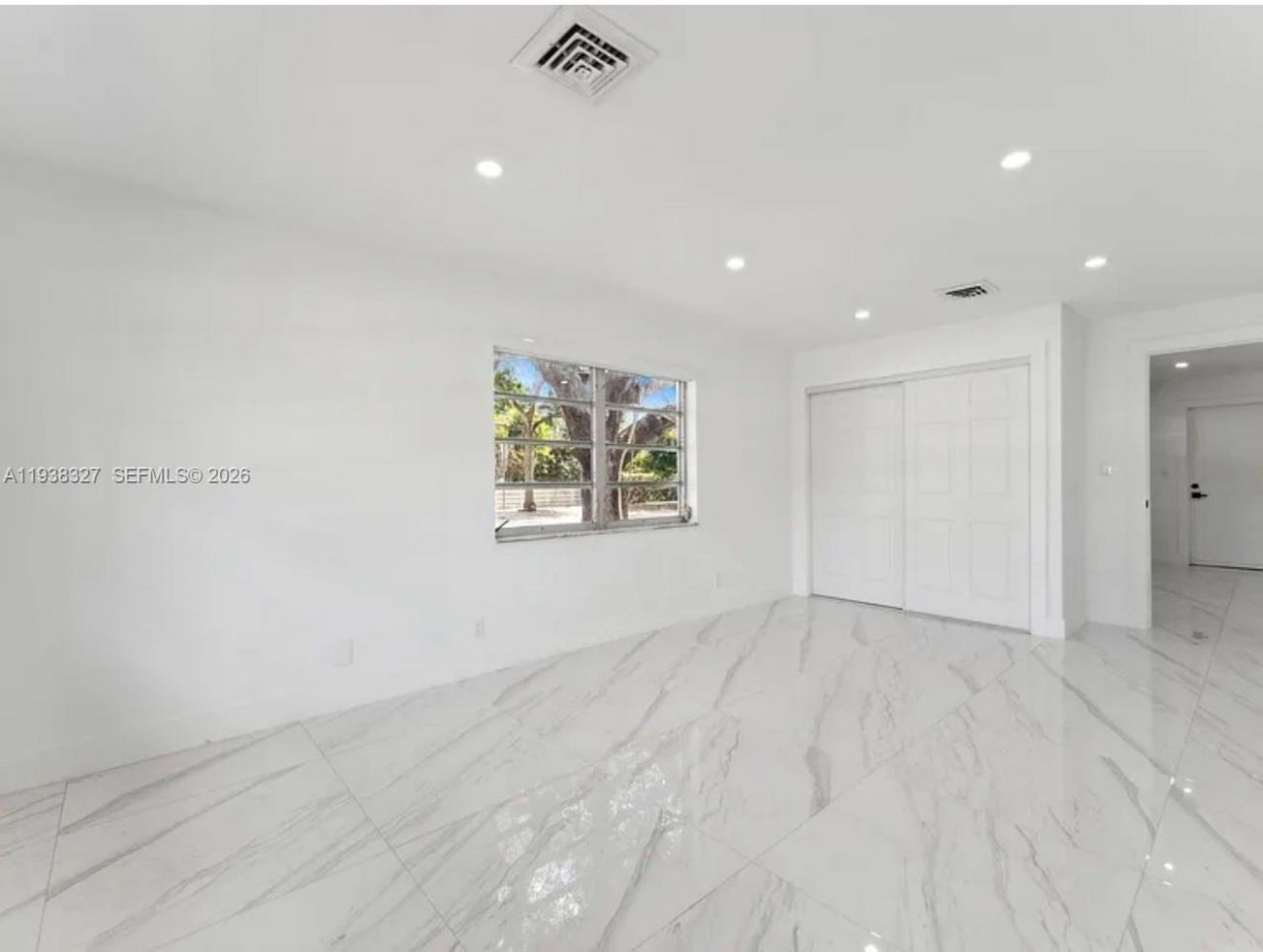 6800 SW 10th Ct, Pembroke Pines, FL 33023 Photo