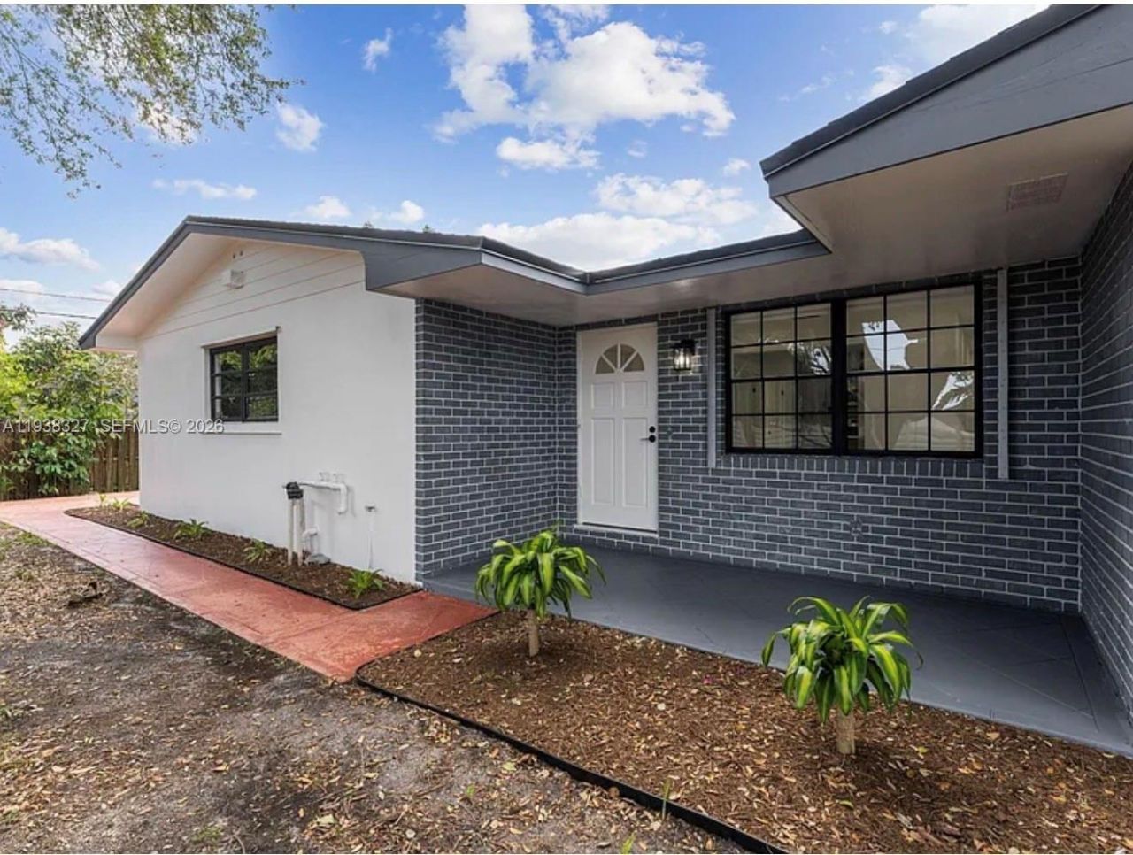 6800 SW 10th Ct, Pembroke Pines, FL 33023 Photo