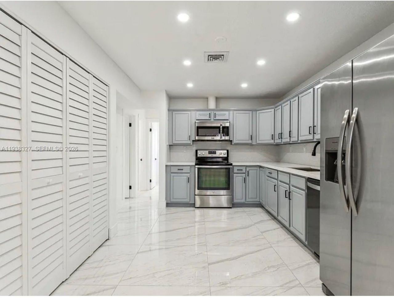 6800 SW 10th Ct, Pembroke Pines, FL 33023 Photo