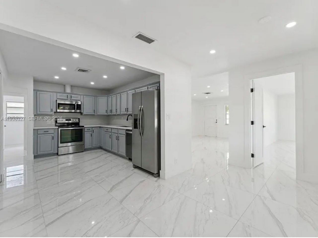 6800 SW 10th Ct, Pembroke Pines, FL 33023 Photo