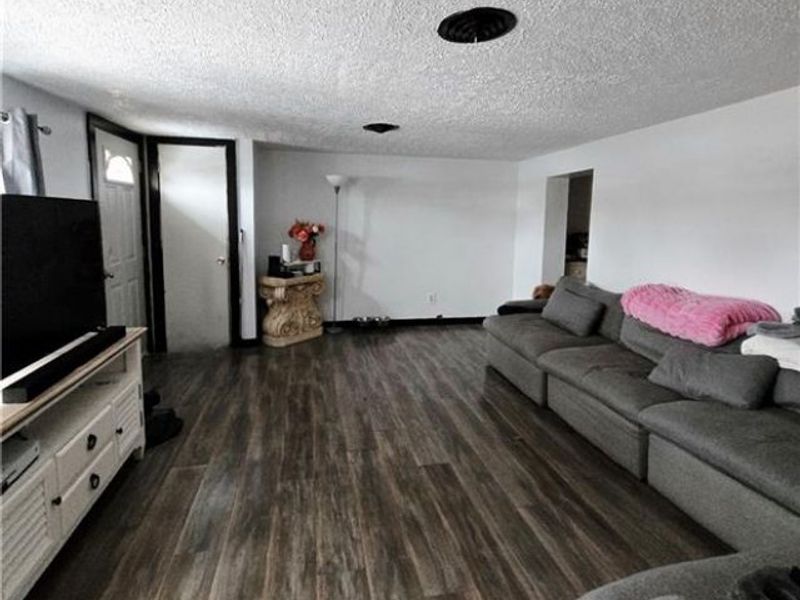 188 S Walnut Street, London, OH 43140 Photo 4