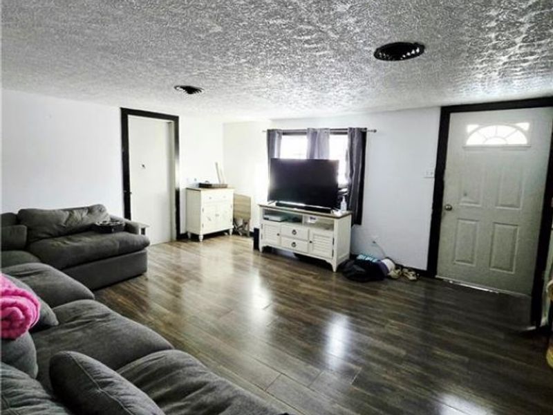 188 S Walnut Street, London, OH 43140 Photo 5