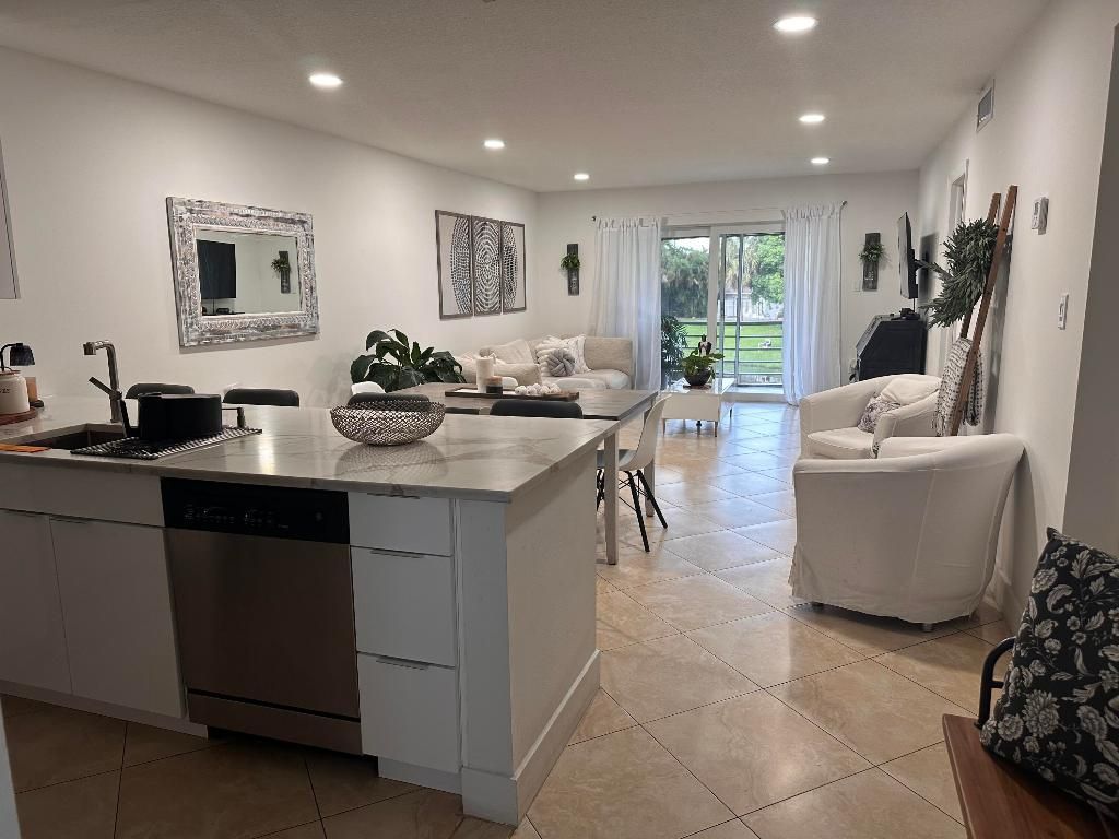 2600 Fiore Way, Unit 2110, Delray Beach, FL 33445 Photo