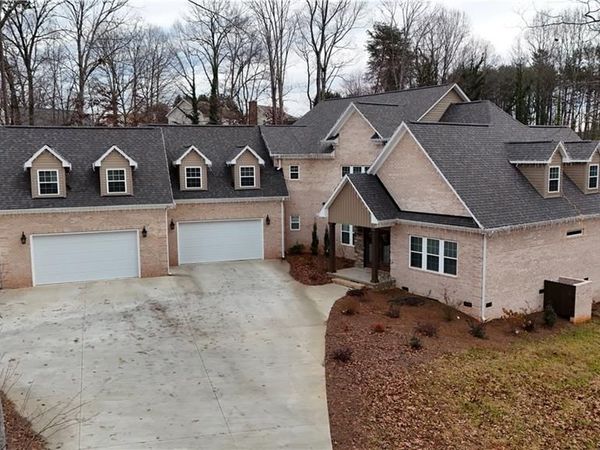 128 Provence Court, King, NC 27021