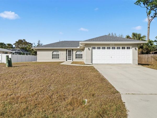 520 MERIDAN AVENUE NW, PORT CHARLOTTE, FL 33952