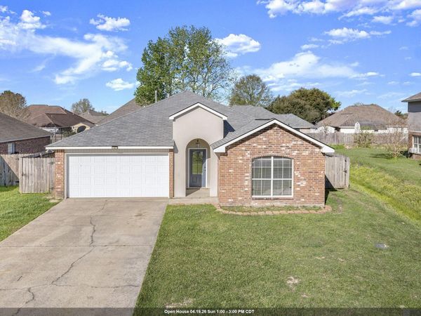 36001 Portsmouth Dr, Denham Springs, LA 70706