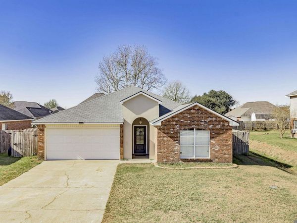 36001 Portsmouth Dr, Denham Springs, LA 70706