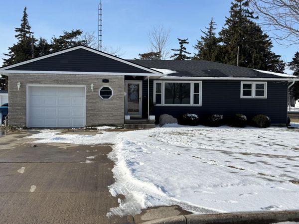 101 Island Avenue, Jackson Center, OH 45334