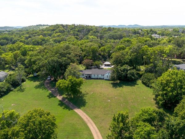 5723 Cloverland Dr, Brentwood, TN 37027