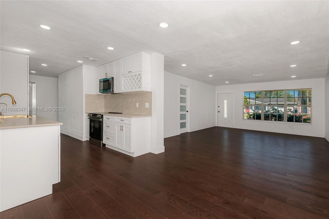 4360 NW 4th St, Plantation, FL 33317 Photo