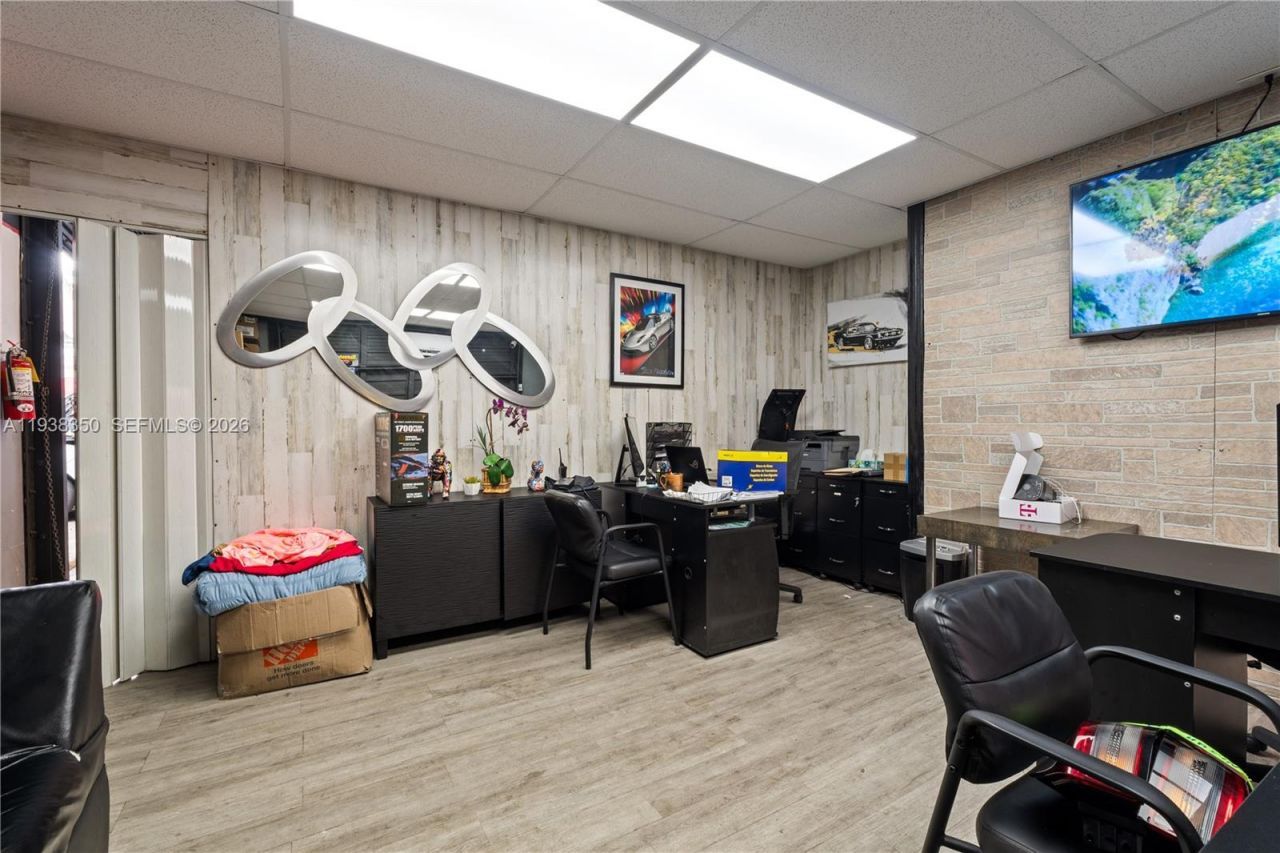 4350 NW 32nd Ave, Miami, FL 33142 Photo