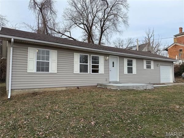 407 Howard Street, Clarksville, MO 63336