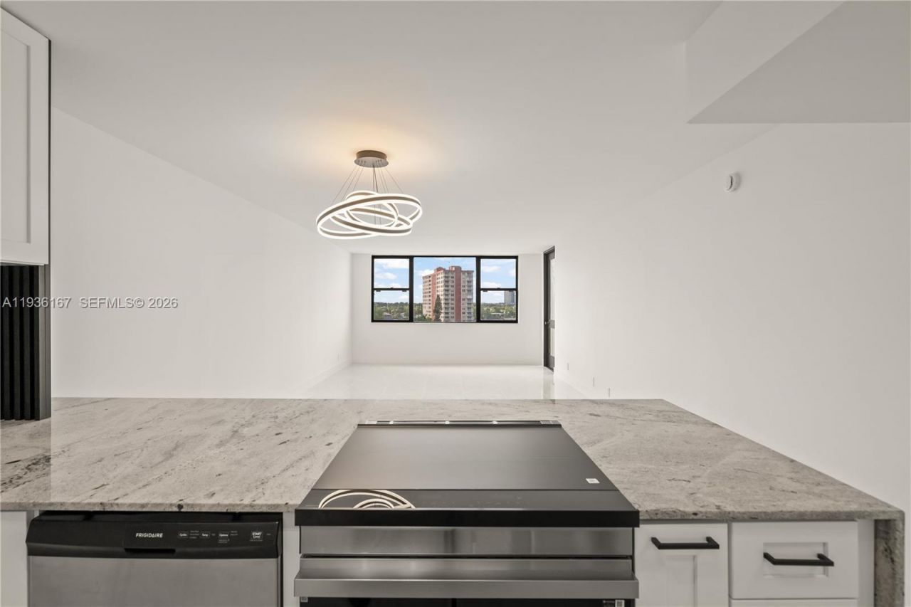 3180 S Ocean Dr , Unit 717, Hallandale Beach, FL 33009 Photo