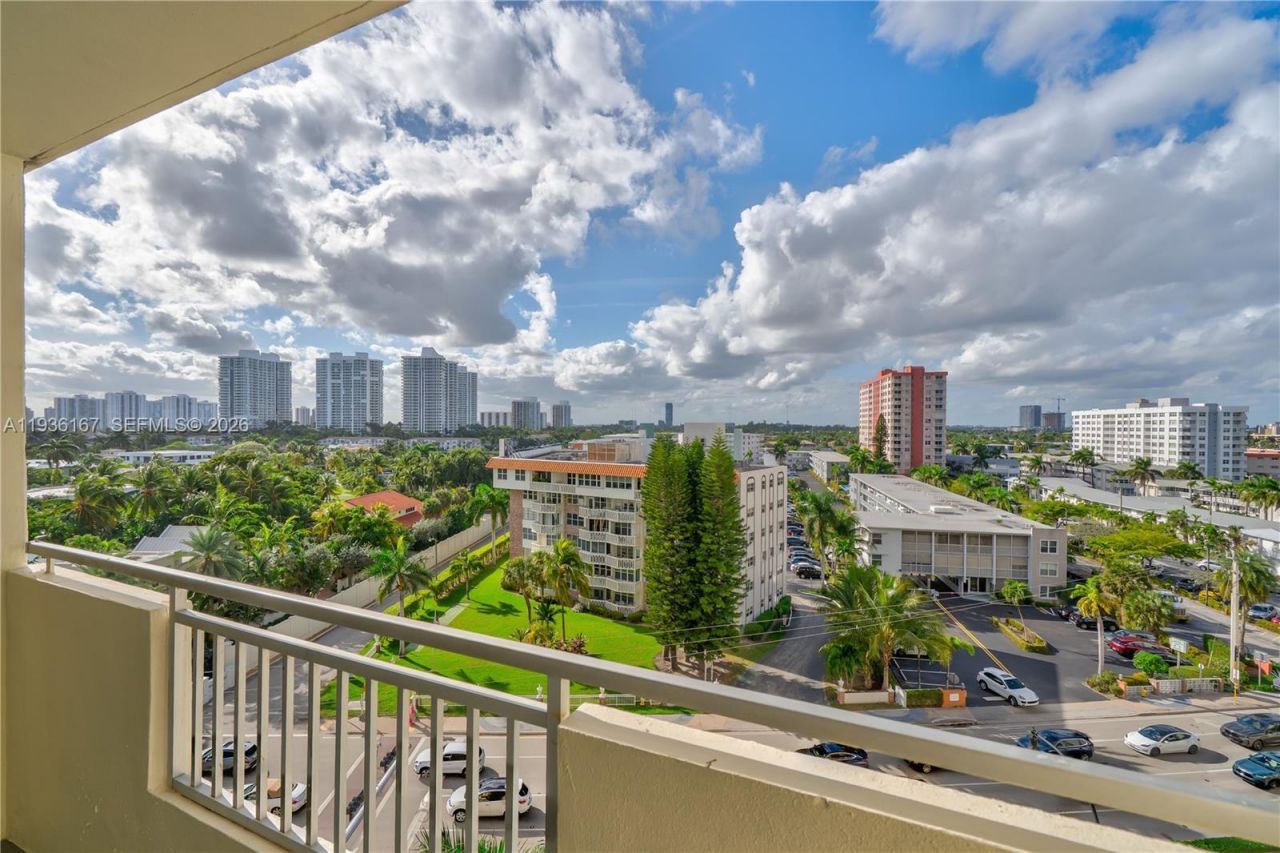 3180 S Ocean Dr , Unit 717, Hallandale Beach, FL 33009 Photo