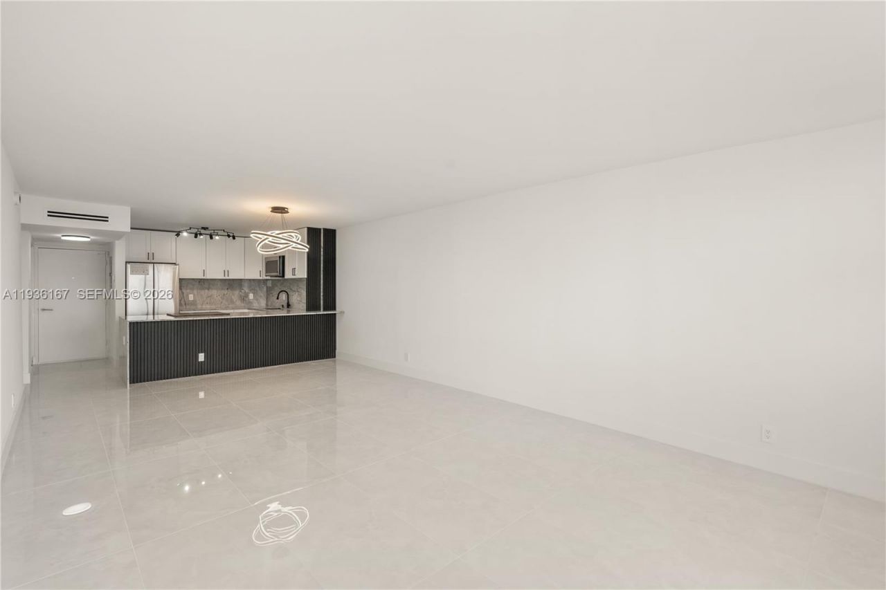 3180 S Ocean Dr , Unit 717, Hallandale Beach, FL 33009 Photo