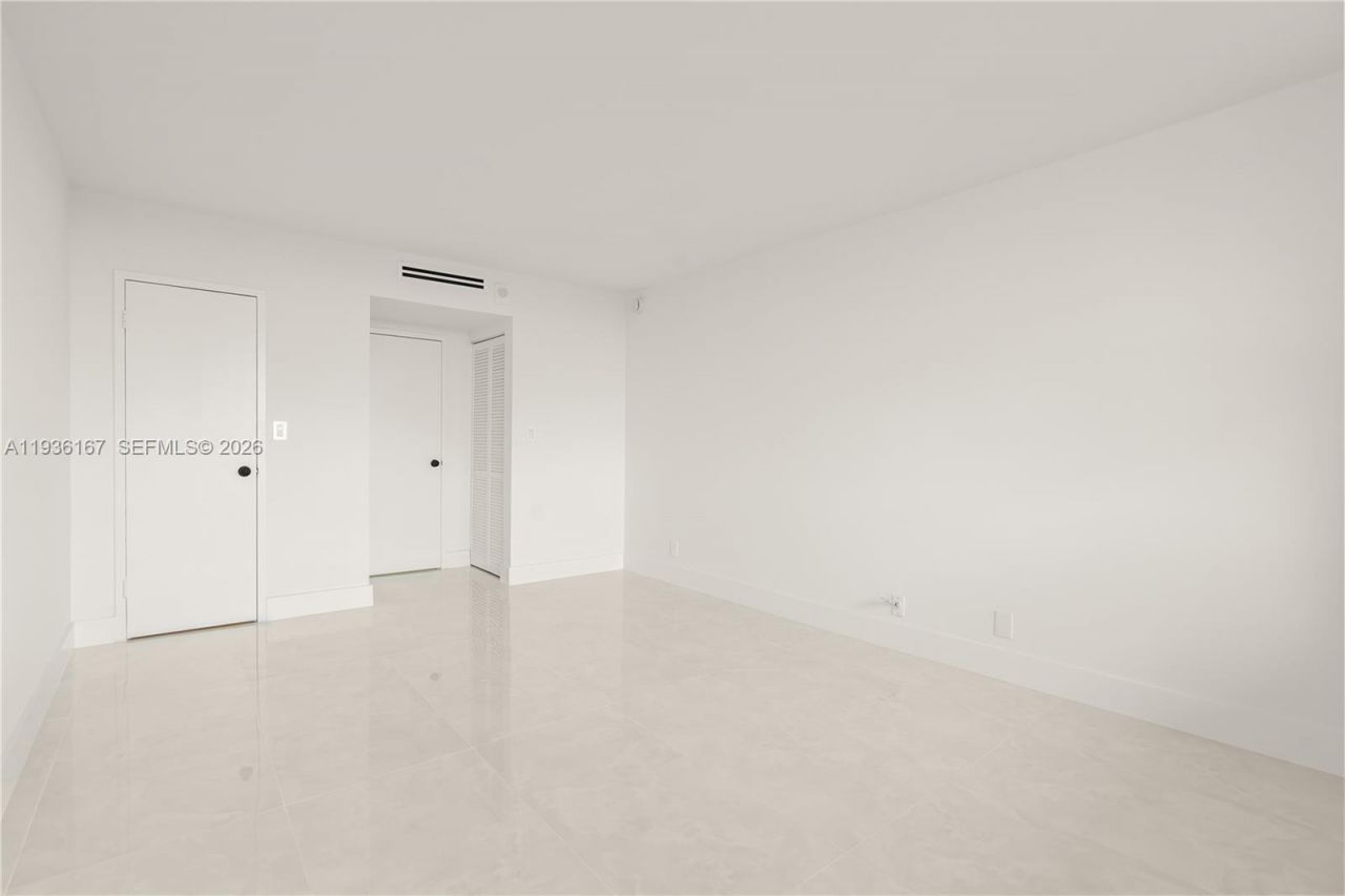 3180 S Ocean Dr , Unit 717, Hallandale Beach, FL 33009 Photo