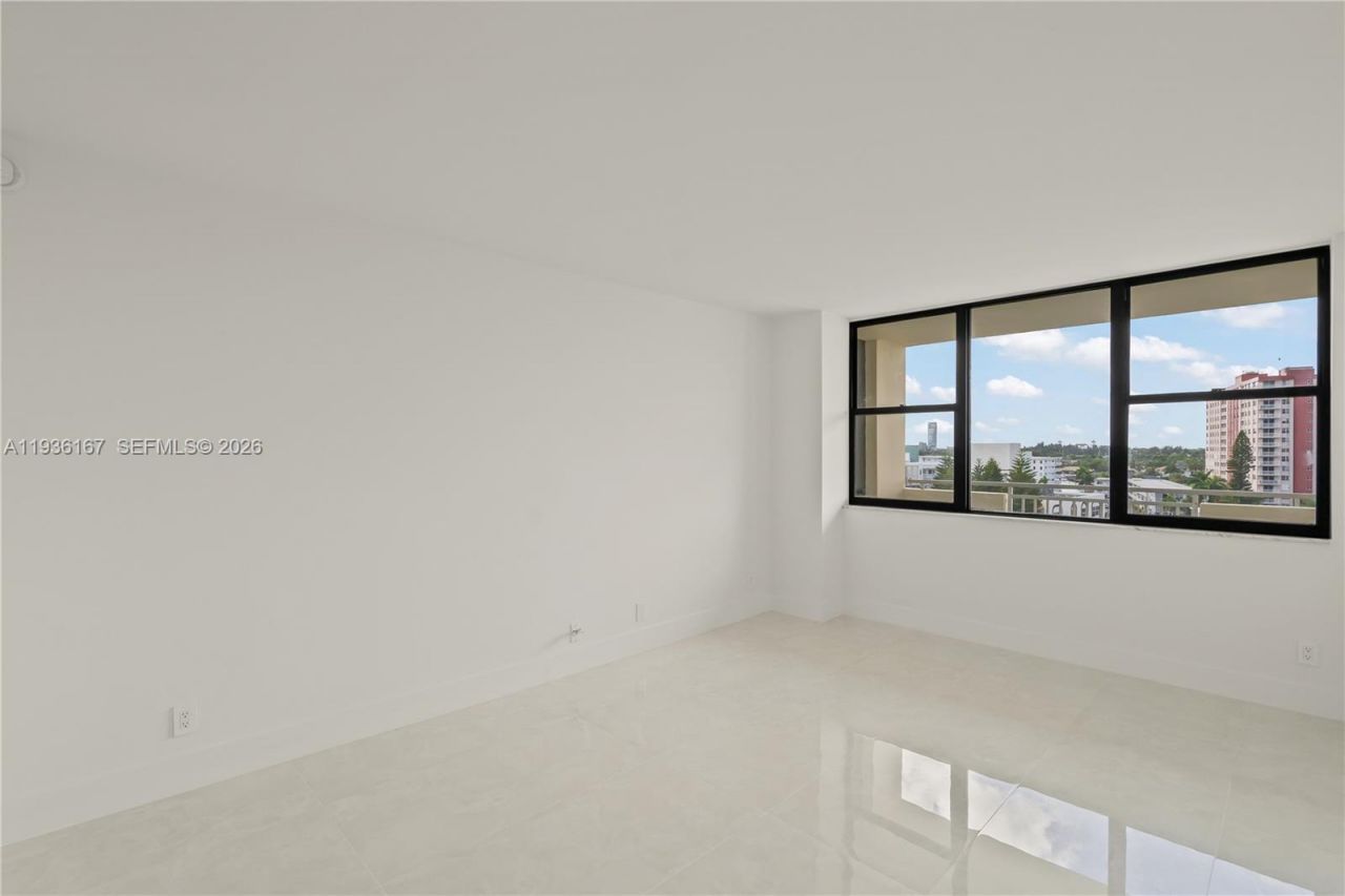 3180 S Ocean Dr , Unit 717, Hallandale Beach, FL 33009 Photo