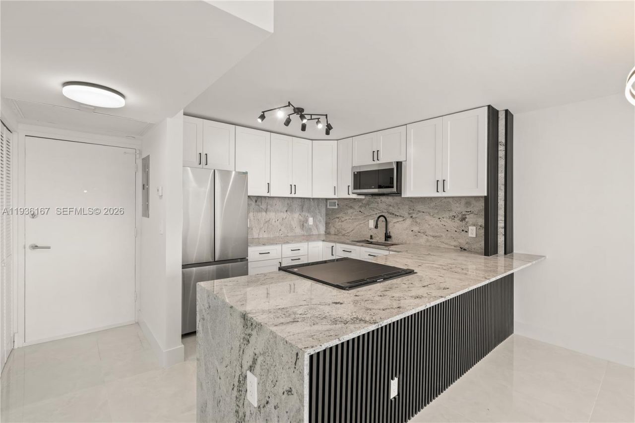 3180 S Ocean Dr , Unit 717, Hallandale Beach, FL 33009 Photo