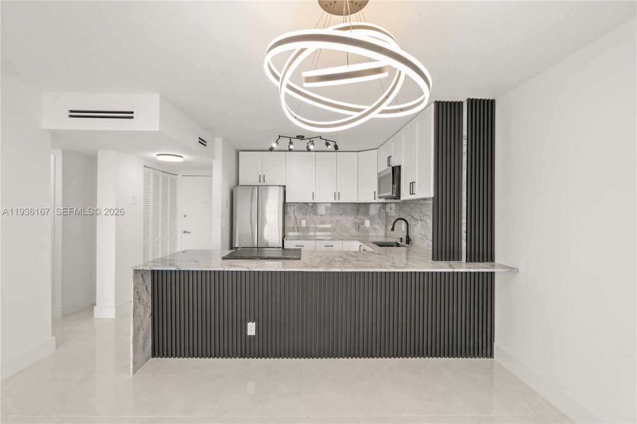 3180 S Ocean Dr , Unit 717, Hallandale Beach, FL 33009 Photo