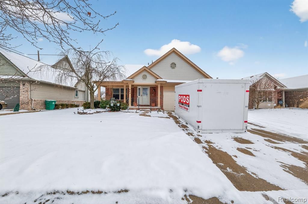 964 Henry Ruff Rd. Road, Garden City, MI 48135 Main Photo