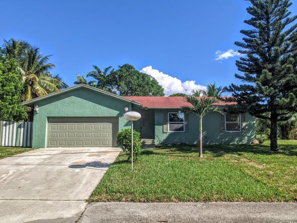 2888 S Seacrest Boulevard, Boynton Beach, FL 33435
