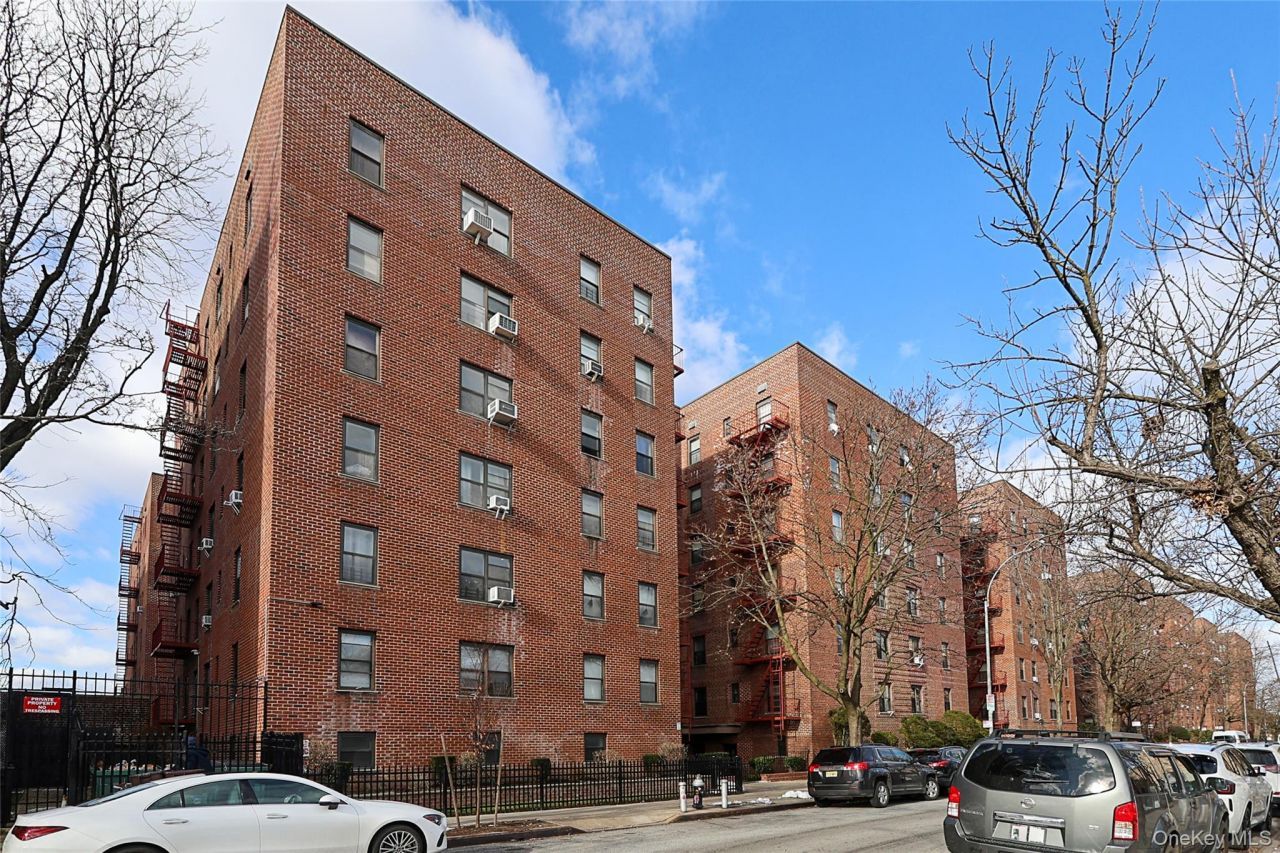 32-40 89 Street, Unit 608, East Elmhurst, NY 11369 Main Photo