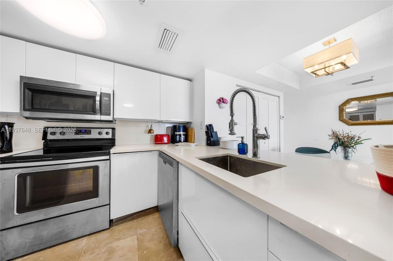 650 West Ave, Unit 3006, Miami Beach, FL 33139 Photo