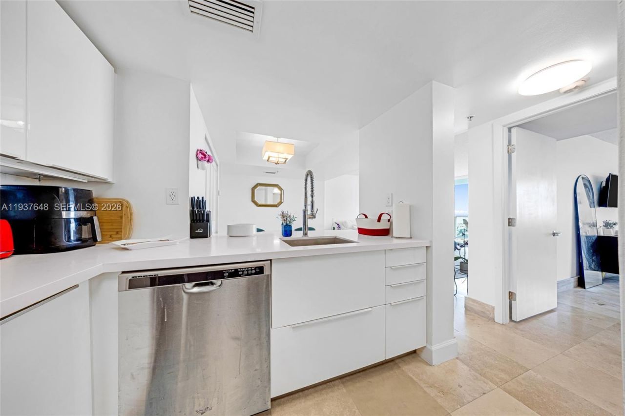 650 West Ave, Unit 3006, Miami Beach, FL 33139 Photo