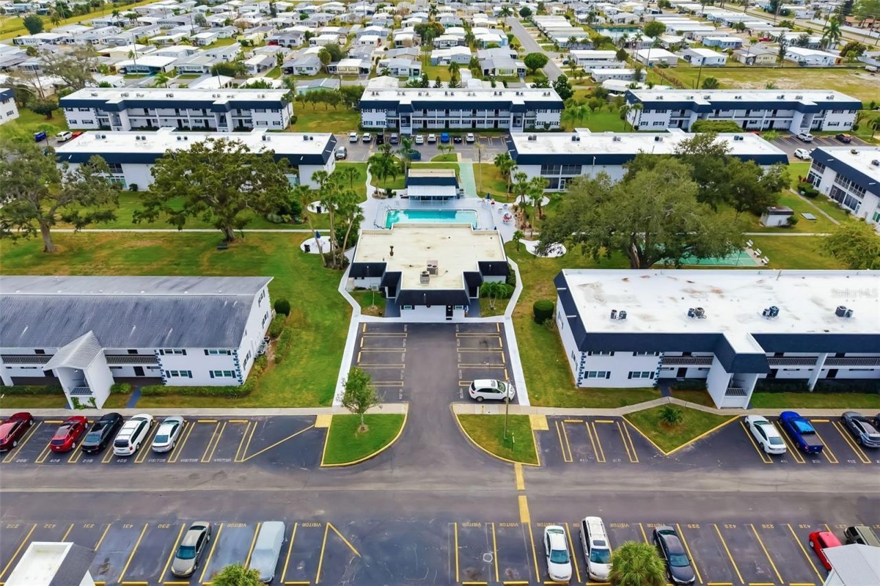 203 47th Avenue Drive W, Unit 167, Bradenton, FL 34207 Photo