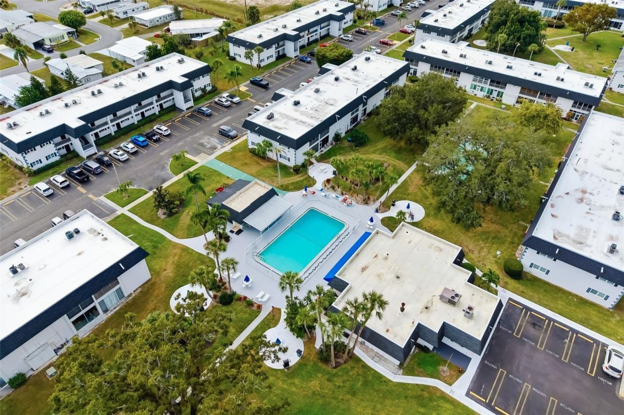 203 47th Avenue Drive W, Unit 167, Bradenton, FL 34207 Photo