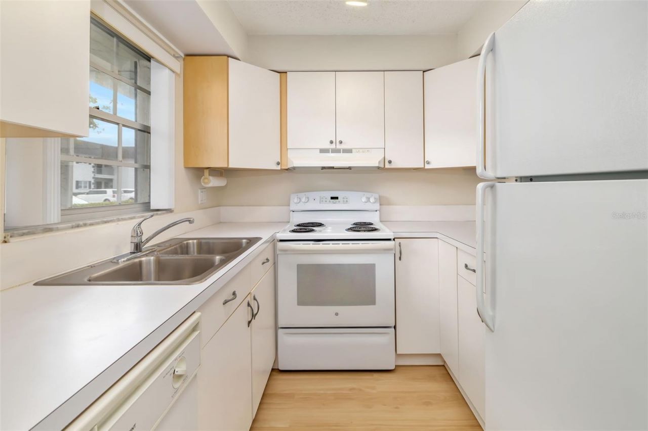 203 47th Avenue Drive W, Unit 167, Bradenton, FL 34207 Photo