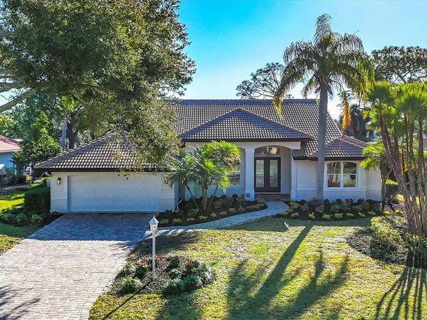 8033 FAIRHAVEN GLEN, UNIVERSITY PARK, FL 34201