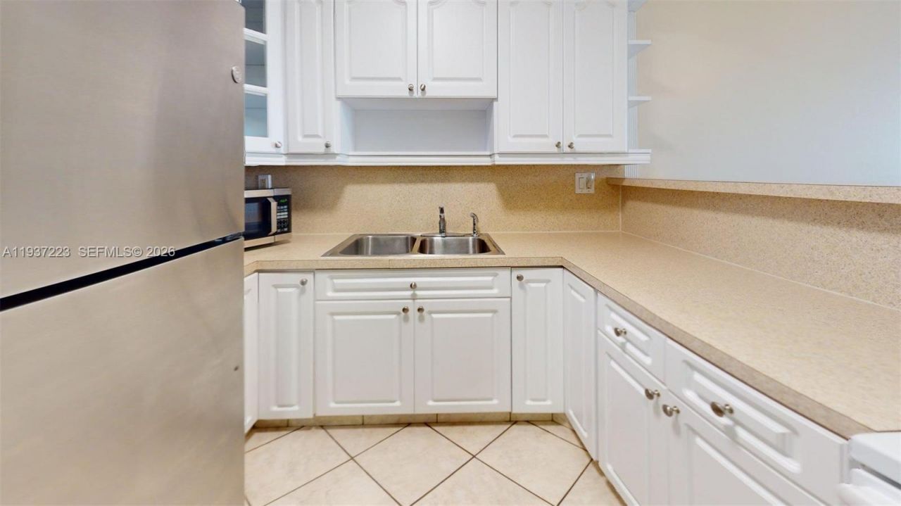 500 Three Islands Blvd, Unit 402, Hallandale Beach, FL 33009 Photo