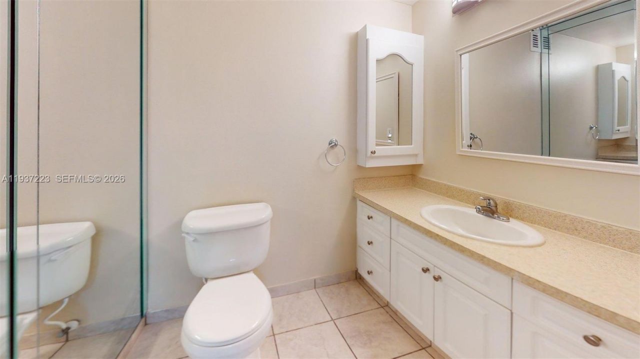 500 Three Islands Blvd, Unit 402, Hallandale Beach, FL 33009 Photo