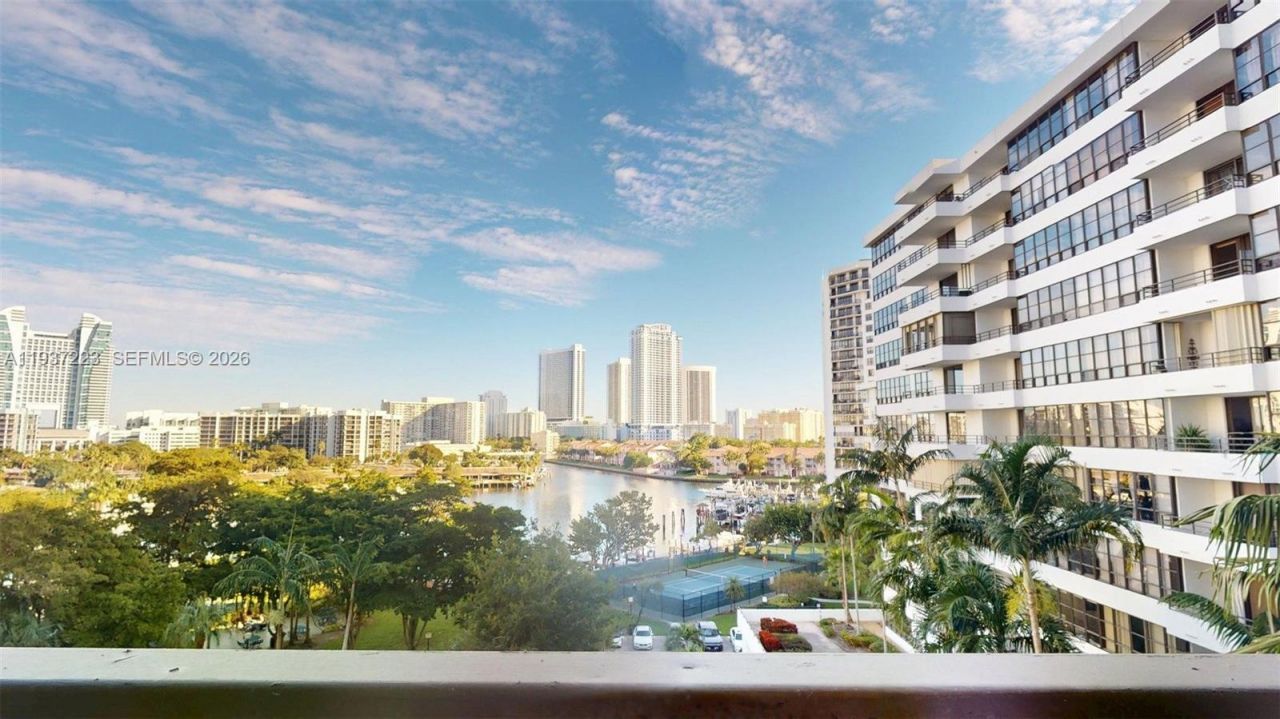 500 Three Islands Blvd, Unit 402, Hallandale Beach, FL 33009 Photo