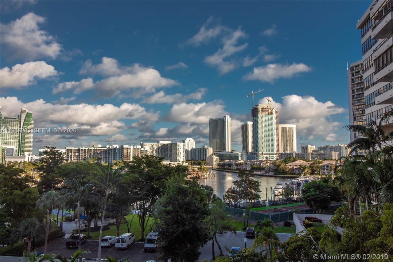 500 Three Islands Blvd, Unit 402, Hallandale Beach, FL 33009 Photo