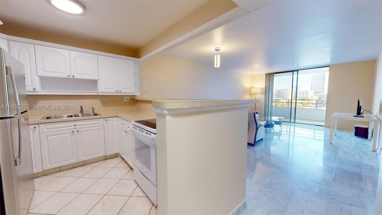 500 Three Islands Blvd, Unit 402, Hallandale Beach, FL 33009 Photo