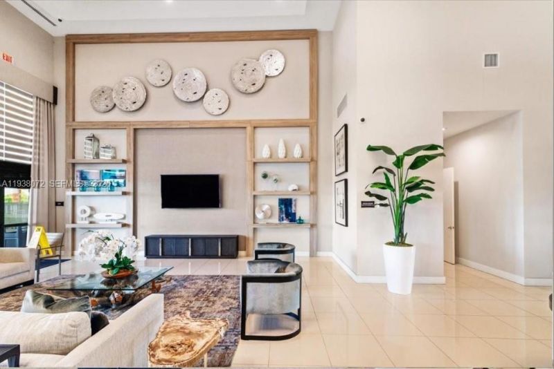 11431 W 32nd Ln, Hialeah, FL 33018 Photo