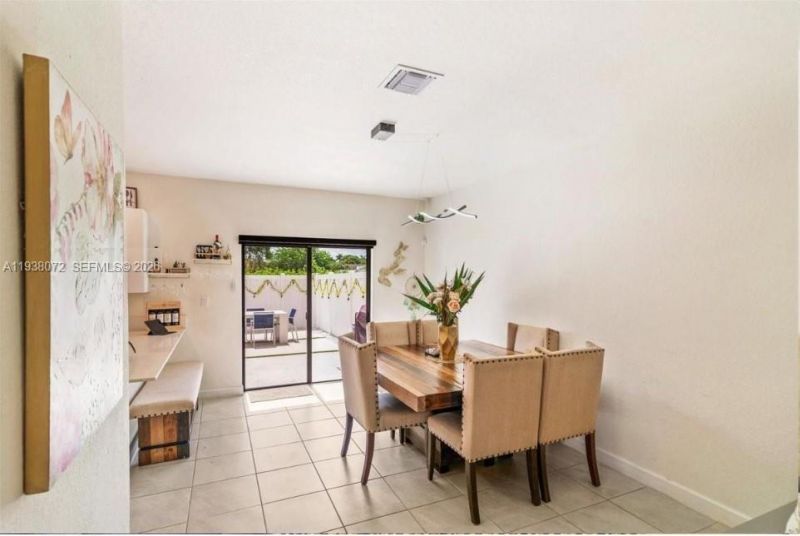 11431 W 32nd Ln, Hialeah, FL 33018 Photo