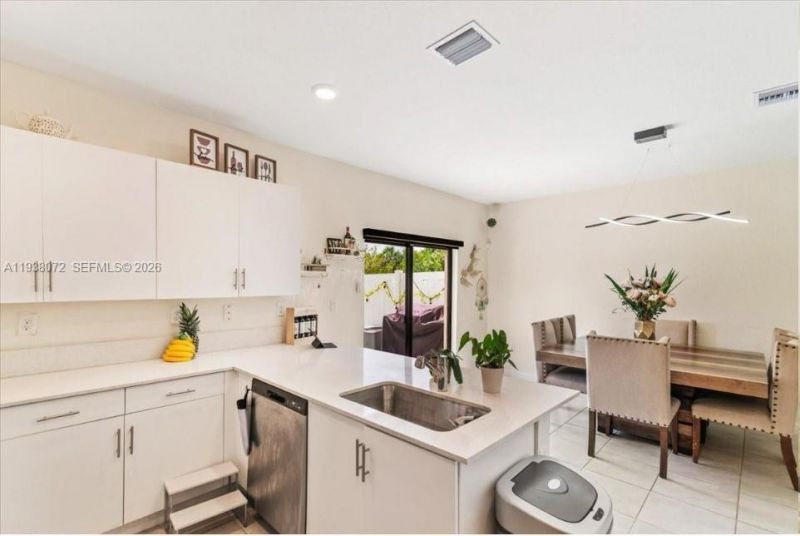 11431 W 32nd Ln, Hialeah, FL 33018 Photo