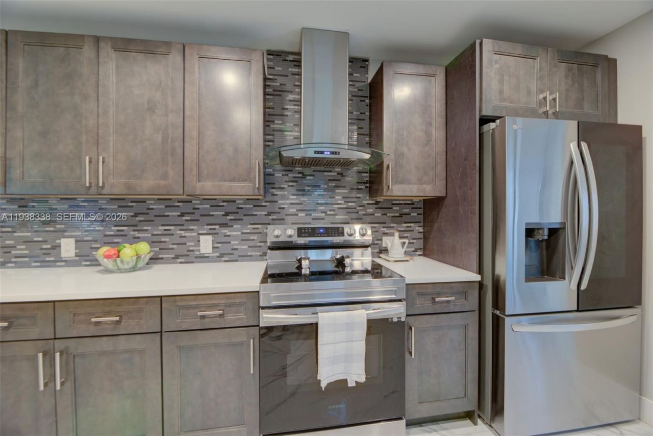 11490 W Biscayne Canal Rd, Miami, FL 33161 Photo