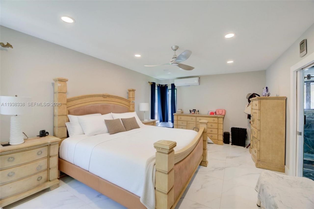 11490 W Biscayne Canal Rd, Miami, FL 33161 Photo