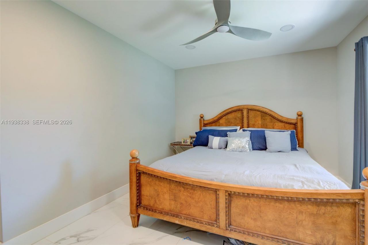 11490 W Biscayne Canal Rd, Miami, FL 33161 Photo