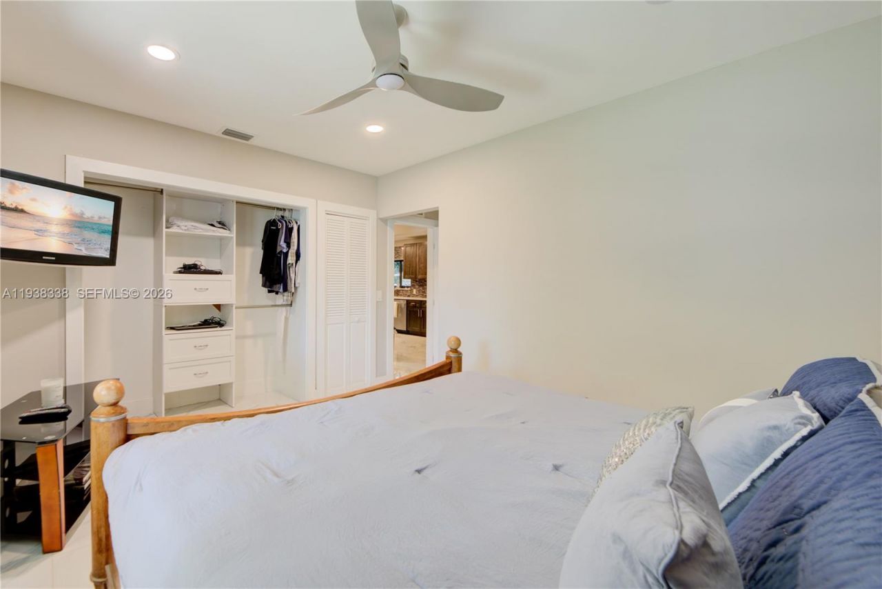 11490 W Biscayne Canal Rd, Miami, FL 33161 Photo